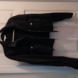 PacSun Black Raw Cut Cropped Trucker Denim Jacket Size M/L
